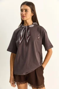 Bianco Lucci Women's Gazelle Embroidered Basic Casual T-Shirt with Scarf 7517 - Image 2