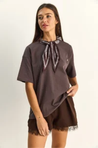 Bianco Lucci Women's Gazelle Embroidered Basic Casual T-Shirt with Scarf 7517 - Image 3