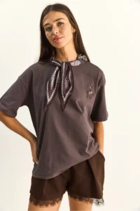 Bianco Lucci Women's Gazelle Embroidered Basic Casual T-Shirt with Scarf 7517 - Image 5