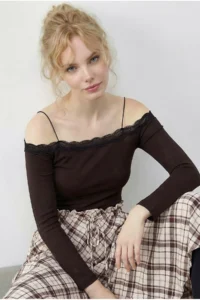 Bianco Lucci Women's Strappy Lace Detailed Madonna Collar Blouse 1064 - Image 4