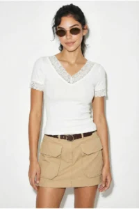 Bianco Lucci Women's V-Neck Lace Detailed Soft Touch Blouse 0991 - Image 2