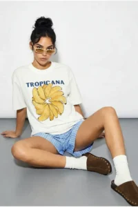 Bianco Lucci Women's 100% Cotton Crew Neck Tropicana Banana Printed Oversize T-Shirt ÖT261005 - Image 3
