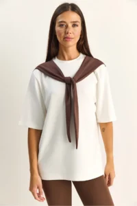Bianco Lucci Women's Shawl Detailed Oversize Basic T-Shirt 1094 - Image 2