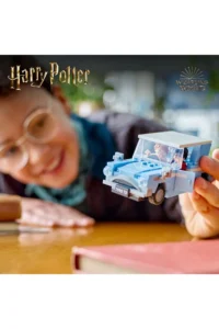 LEGO ® Harry Potter™ Flying Ford Anglia™  - 7+ Collectible Creative Toy Building Set (165P) - Image 5