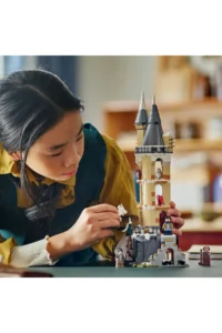 LEGO ® Harry Potter™ Hogwarts™ Castle Owlery  - 8+ Collectible Toy Set (364Pr) - Image 4
