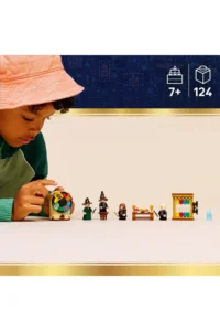 LEGO ® Harry Potter™ Hogwarts™ Castle: Sorting Hat Ceremony  - 7+ Toy Building Set (124 Pieces) - Image 7
