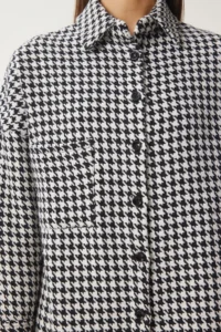 Happiness İstanbul Women's White Black Houndstooth Pattern Oversize Wool Stitch Shirt Jacket - Image 3