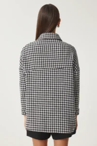 Happiness İstanbul Women's White Black Houndstooth Pattern Oversize Wool Stitch Shirt Jacket - Image 5
