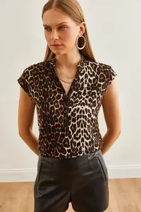 Olalook Women's Stone Leopard V-Neck 4 Button Viscose Blouse - Image 4