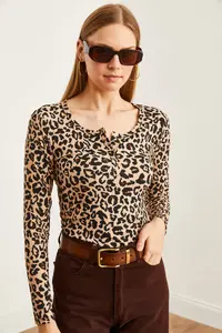 Olalook Women Leopard Beige Plaid Camisole Blouse - Image 4