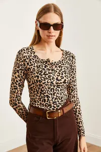 Olalook Women Leopard Beige Plaid Camisole Blouse - Image 5