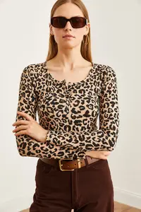 Olalook Women Leopard Beige Plaid Camisole Blouse - Image 6