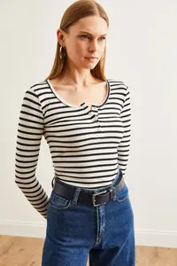 Olalook Women's Thick Ribbed Black Placket Camisole Blouse - Image 3