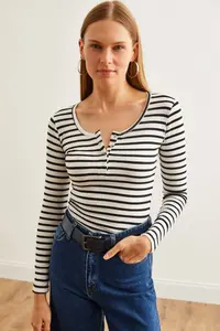 Olalook Women's Thick Ribbed Black Placket Camisole Blouse - Image 6