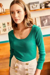 Olalook Women's Emerald Green Wide Collar Camisole Blouse - Image 3