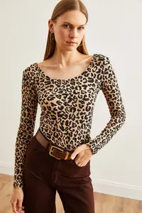 Olalook Women's Leopard Beige Wide Collar Camisole Blouse - Image 4