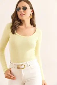 Olalook Women's Light Yellow Wide Collar Camisole Blouse - Image 3