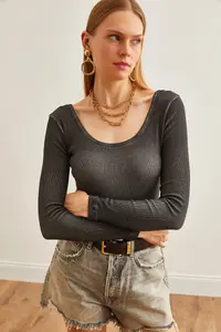 Olalook Women's Washed Anthracite Wide Collar Camisole Blouse - Image 2