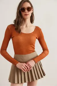 Olalook Women's Washed Tan Wide Collar Camisole Blouse - Image 4