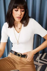 Olalook Women's White V-Neck Summer Knitwear T-Shirt - Image 3