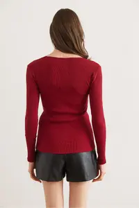 Olalook Women's Burgundy Collar Lace V-Neck Camisole Knitted Blouse - Image 2