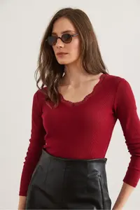 Olalook Women's Burgundy Collar Lace V-Neck Camisole Knitted Blouse - Image 4