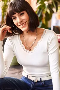 Olalook Women's Ecru Collar Lace V-Neck Camisole Knitted Blouse - Image 2