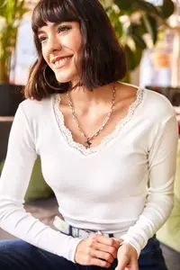 Olalook Women's Ecru Collar Lace V-Neck Camisole Knitted Blouse - Image 5