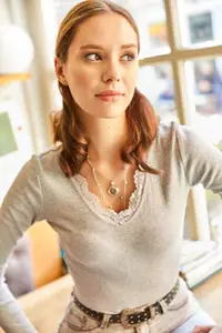 Olalook Women's Gray Collar Lace V-Neck Camisole Knitted Blouse - Image 4