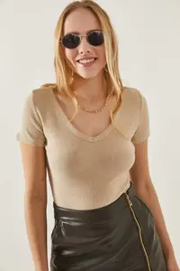 Olalook Women's Camel-Stone V-Neck Short Sleeve 2-Piece Set Blouse - Image 4