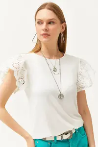 Olalook Women's Ecru Scalloped Knitted Viscose Blouse