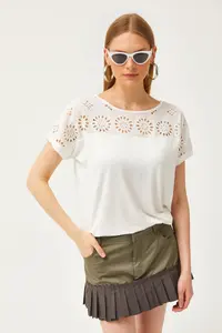 Olalook Women Ecru Fisto Detailed Yarasa Blouse - Image 3