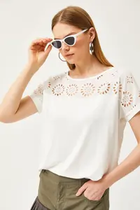 Olalook Women Ecru Fisto Detailed Yarasa Blouse - Image 5