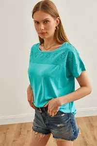 Olalook Women's Mint Green Scallop Detailed Bat Blouse - Image 2