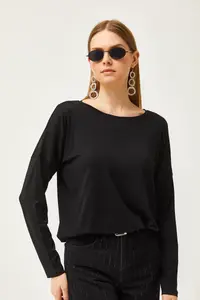 Olalook Women's Black Crew Neck Bat-Floated Viscose Blouse - Image 3