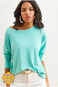 Olalook Women's Mint Green Crew Neck Bat-Floated Viscose Blouse