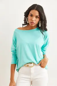 Olalook Women's Mint Green Crew Neck Bat-Floated Viscose Blouse - Image 3