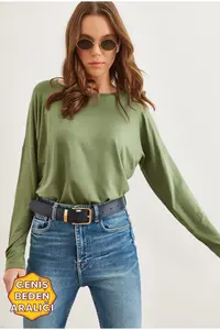 Olalook Women's Green Crew Neck Bat-Floated Viscose Blouse