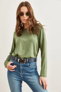 Olalook Women's Green Crew Neck Bat-Floated Viscose Blouse - Image 5