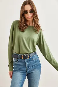 Olalook Women's Green Crew Neck Bat-Floated Viscose Blouse - Image 6