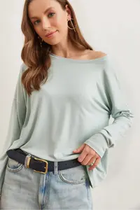 Olalook Women's Water Green Crew Neck Bat-Floated Viscose Blouse - Image 2