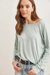 Olalook Women's Water Green Crew Neck Bat-Floated Viscose Blouse - Image 4