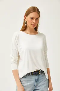 Olalook Women's White Crew Neck Bat-Floated Viscose Blouse - Image 3