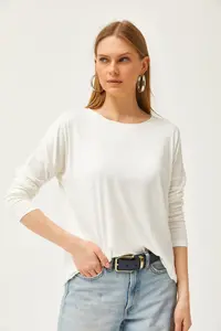 Olalook Women's White Crew Neck Bat-Floated Viscose Blouse - Image 4