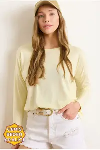Olalook Women's Yellow Crew Neck Bat-Floated Viscose Blouse