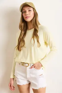 Olalook Women's Yellow Crew Neck Bat-Floated Viscose Blouse - Image 3