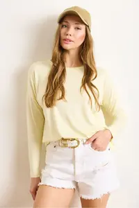 Olalook Women's Yellow Crew Neck Bat-Floated Viscose Blouse - Image 4
