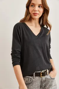 Olalook Women's Black V-Neck Wool Viscose Flowy Blouse - Image 2