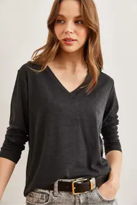 Olalook Women's Black V-Neck Wool Viscose Flowy Blouse - Image 3