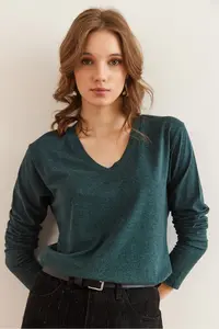 Olalook Women's Emerald Green V-Neck Wool Viscose Flowy Blouse - Image 5